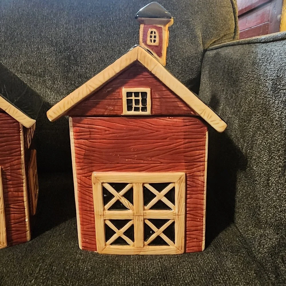 Vintage Sakura Majesticware Ceramic Red Barn Cookie‎ Jar Rustic Hand-Painted!